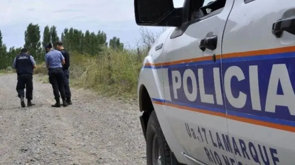 Un policía que sufrió una grave lesión de rodilla mientras trabajaba en la Brigada Rural de Lamarque. Foto: archivo.