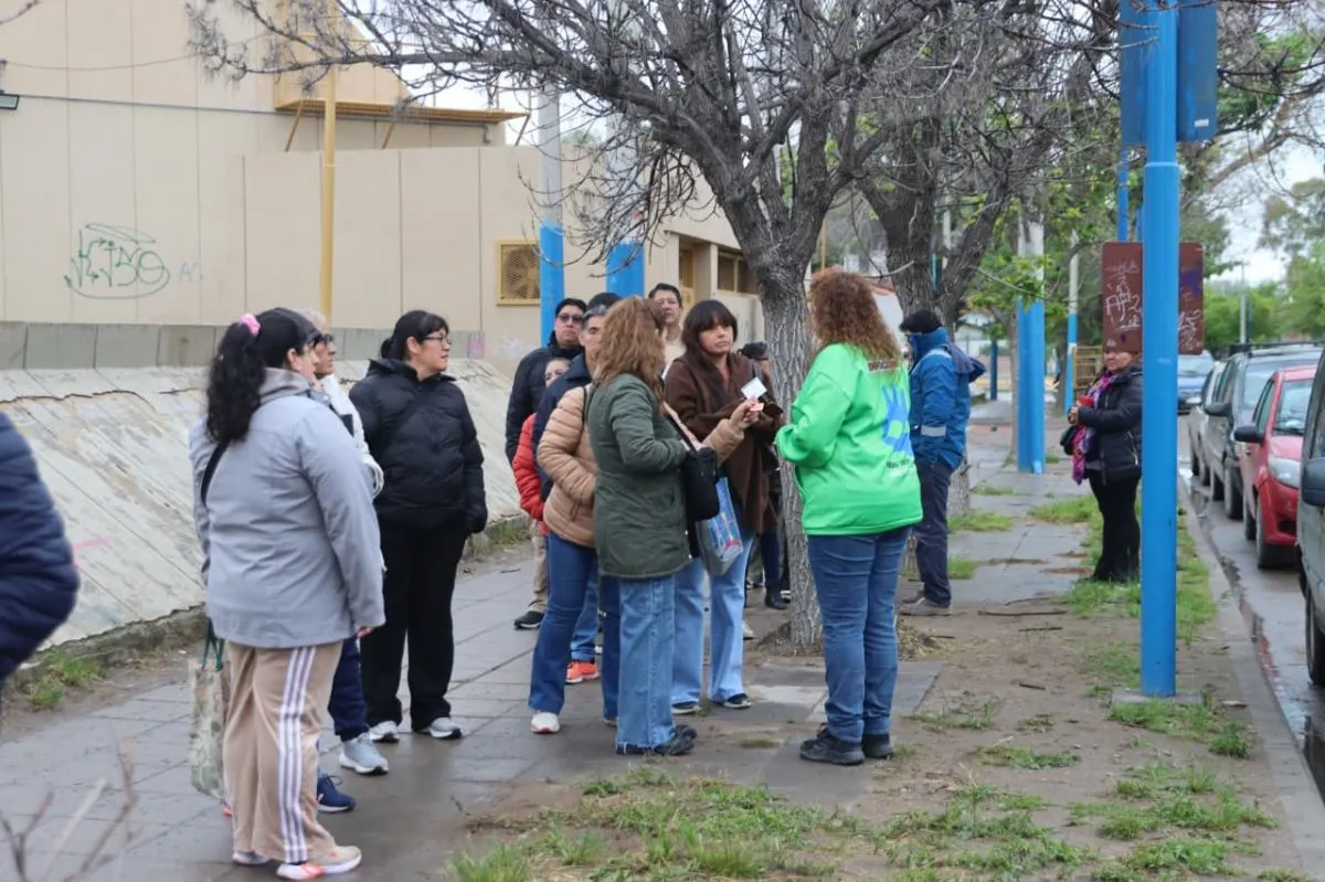 El operativo se realiza tanto adentro como afuera de la ESRN 9. Foto: Tania Domenicucci