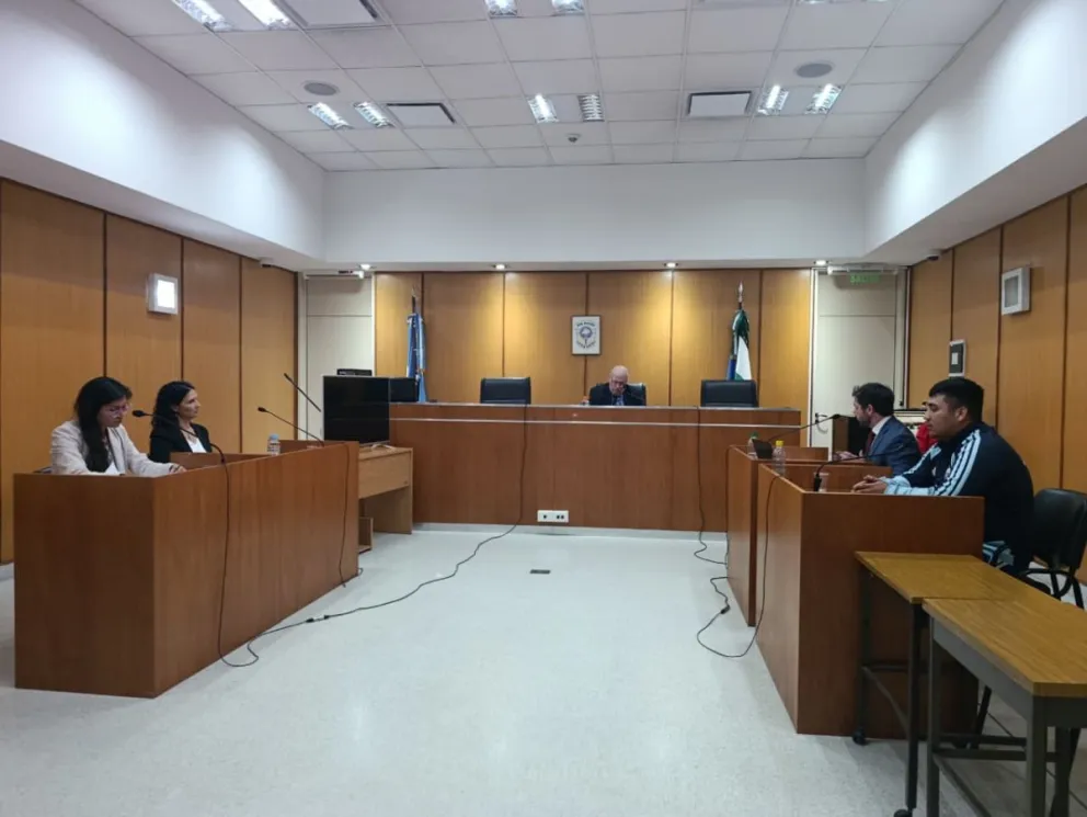 Mauricio Samuel Castillo durante la audiencia de formulación de cargos por el crimen de Laura Gutiérrez en Allen. El juez le dictó cuatro meses de prisión preventiva. Foto: Tania Domenicucci.