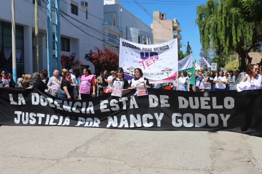 La marcha tuvo lugar en las calles céntricas de Roca. Foto: Tania Domenicucci